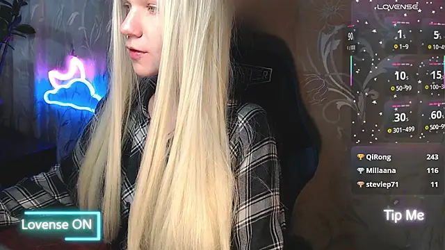 Shiny Victoria online show from March 15, 11:45 am