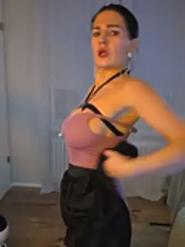 Bella Velour online show from March 2, 7:15 am