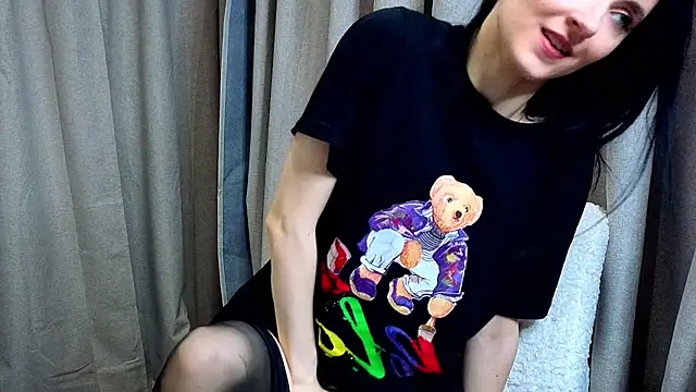 NicoleLuxe online show from February 22, 5:36 pm