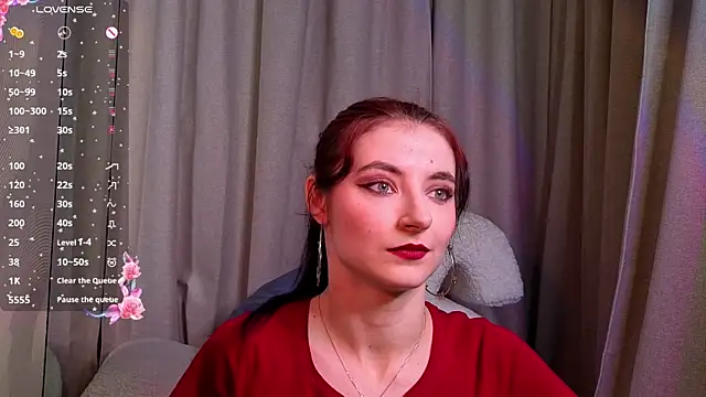 NicoleLuxe online show from April 1, 5:43 pm