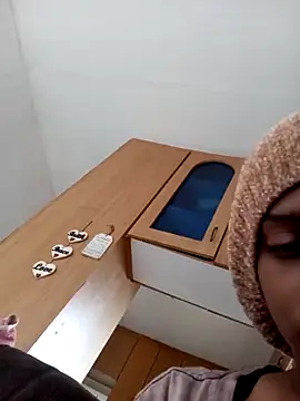 loveofpetitegirls34 online show from March 23, 11:49 am