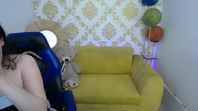 ALISS M  online show from March 4, 8:26 pm