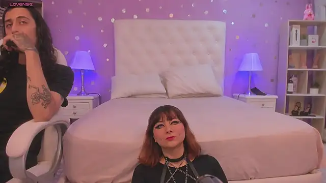 Goldentemptation  online show from March 19, 8:02 pm