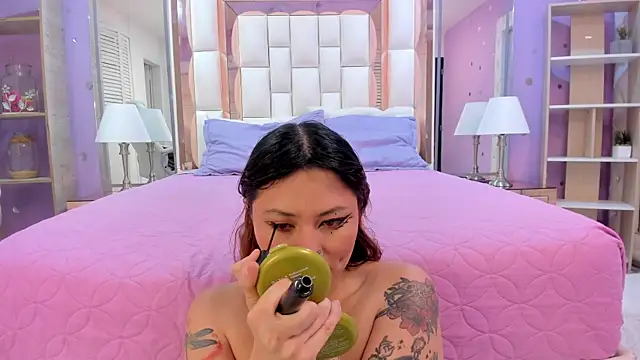 Goldentemptation  online show from June 1, 7:48 pm