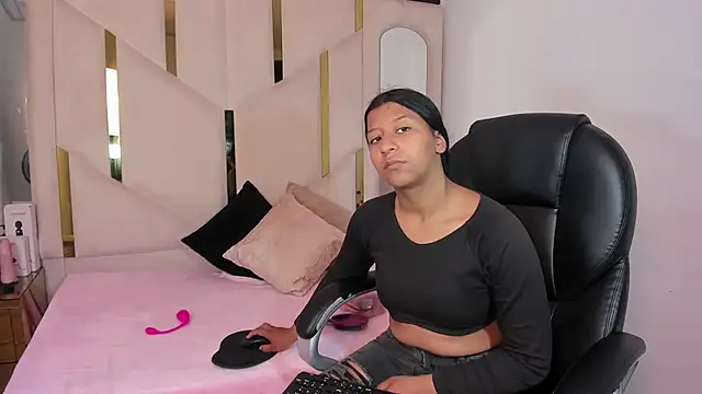 Vaneline2 online show from April 2, 3:20 pm