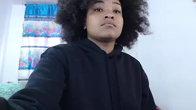 latin riahnna jp online show from April 6, 6:09 pm