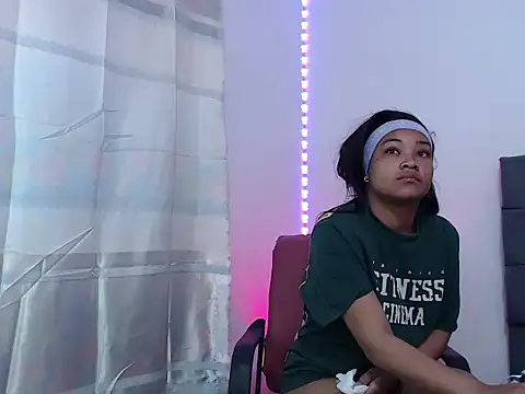 latin riahnna jp online show from February 10, 11:57 am