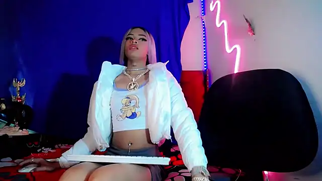 DahliaGill online show from April 6, 2:11 am