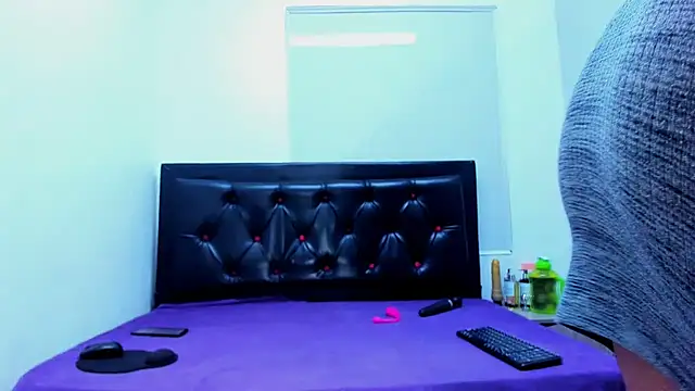 bustyy juicyrx online show from March 1, 12:38 pm