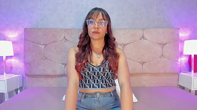 Chloe Miiler online show from February 16, 1:44 pm