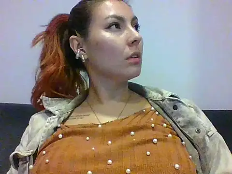 AnnyaEvans online show from June 2, 3:18 am