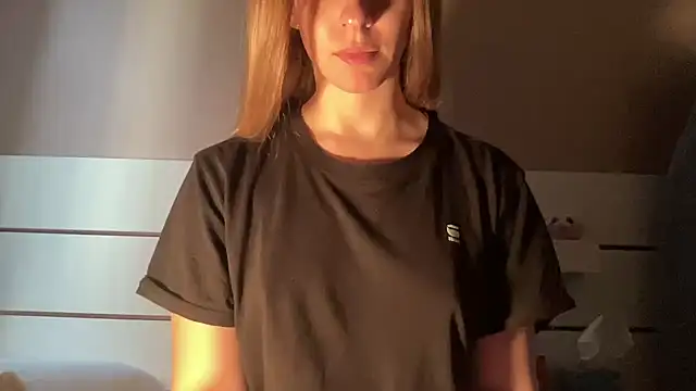 petiteetoile online show from April 4, 4:17 pm