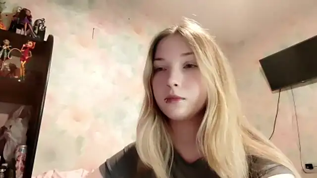 TiaBIanks online show from March 26, 11:56 am