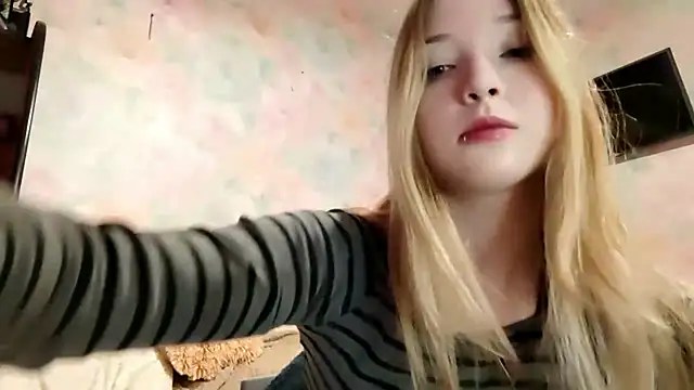 TiaBIanks online show from April 16, 6:57 am