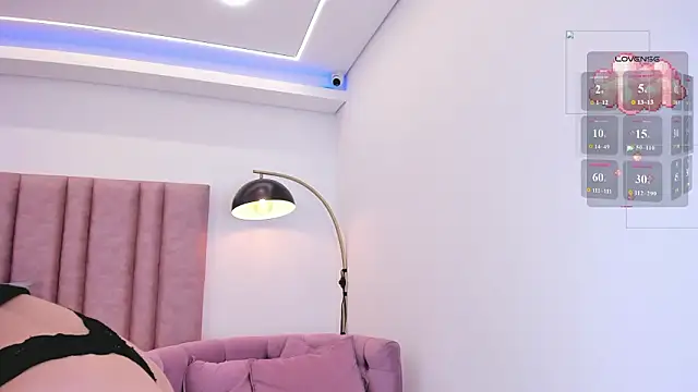 im lily  online show from March 19, 12:53 pm