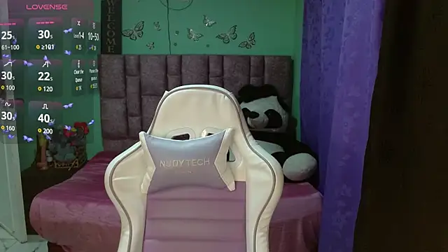 camhot    online show from April 3, 2:31 am