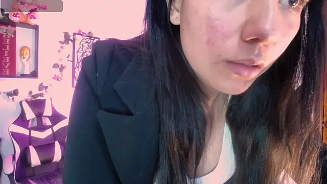 QueenRose94 online show from February 9, 1:46 pm