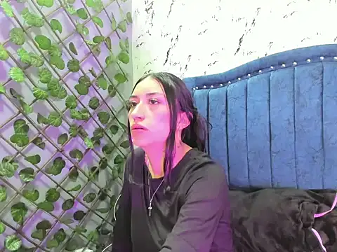 TiffanyDream8 online show from April 18, 9:15 pm