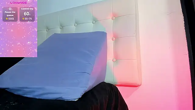 MiaEvans0 online show from April 9, 6:19 am