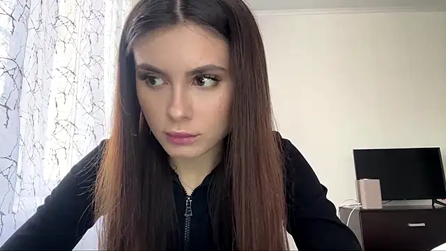 VennieMiramontez online show from May 11, 2:45 pm