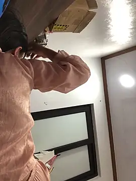 cuty lusy online show from April 8, 2:19 pm