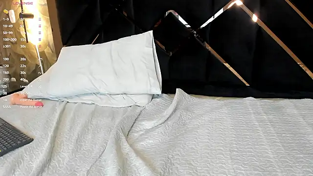 Alanna-Brooke online show from February 26, 6:01 am