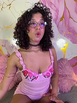 Woo isDaphne online show from June 1, 11:16 pm