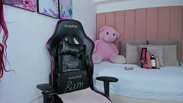 kitty rrose online show from March 1, 1:11 pm