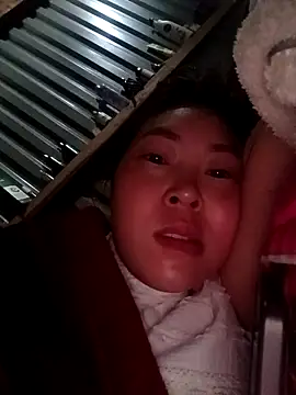 Yiyoongg online show from April 1, 11:57 pm