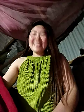 Yiyoongg online show from March 6, 1:28 pm