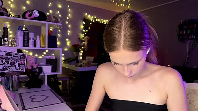 amily sunray online show from March 23, 3:07 pm