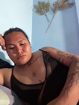 hollynicole online show from May 13, 4:24 pm