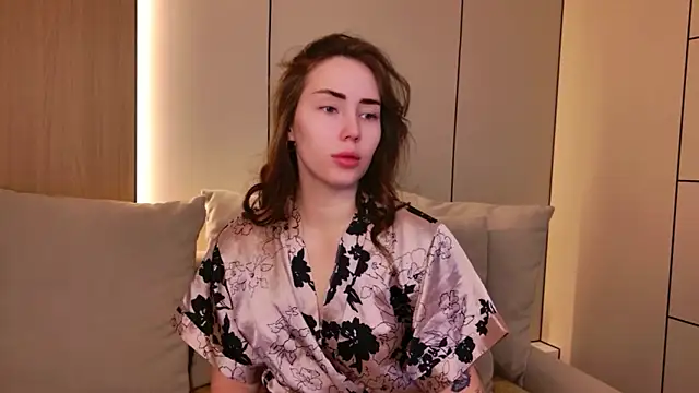 Arielle Vade online show from March 17, 5:22 am