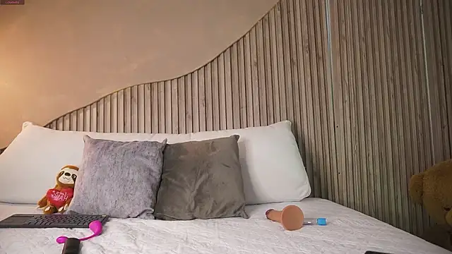 CanelaHotx online show from March 2, 7:20 pm