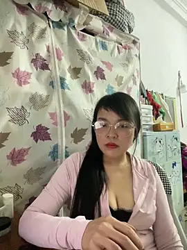 Strawberry-wet online show from March 15, 3:30 am