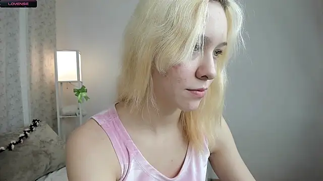 EmilyTrase online show from March 15, 2:24 am