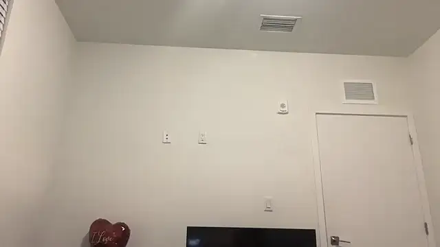 itskayleecakes online show from February 24, 5:28 am