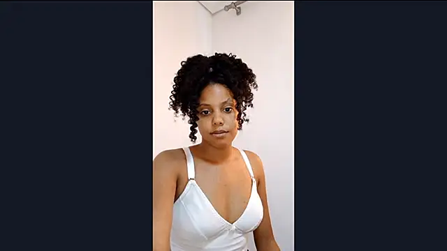 EsterSantopietro online show from February 15, 1:43 pm