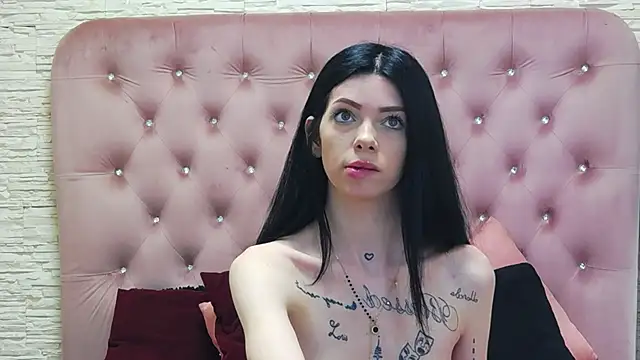 PeachyElla26 online show from February 25, 2:04 pm