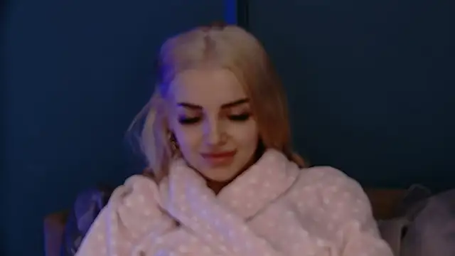 DeeaVIP online show from March 13, 8:15 am