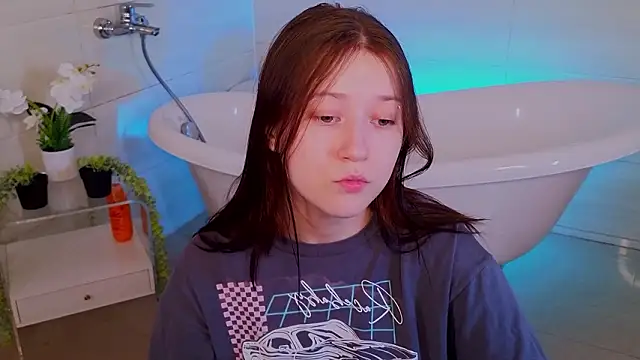 MmollyMay online show from March 3, 11:05 am