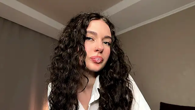 Moonfaairy online show from February 17, 7:57 pm