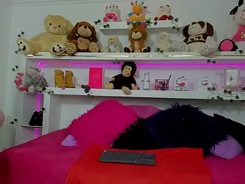 miss mayli online show from February 12, 9:16 pm