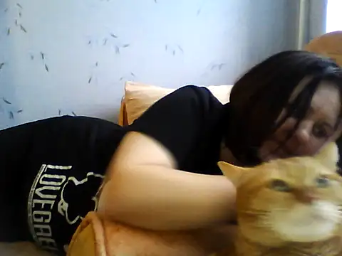 LockyCharm111 online show from April 12, 4:32 pm