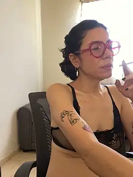 JeanneDuval8888 online show from March 25, 10:45 pm