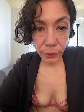 JeanneDuval8888 online show from April 2, 10:51 pm