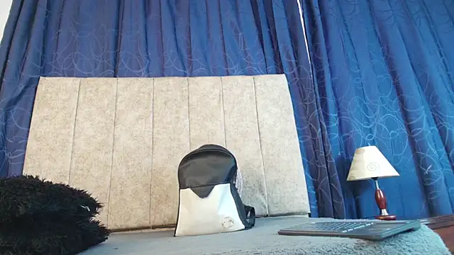 melanie Nasty whore online show from February 25, 9:46 pm