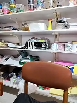 haffsa   online show from April 13, 12:17 pm