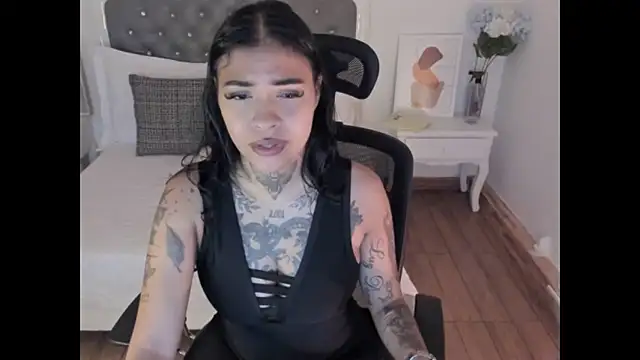 Aisha Haddad online show from June 4, 3:05 pm