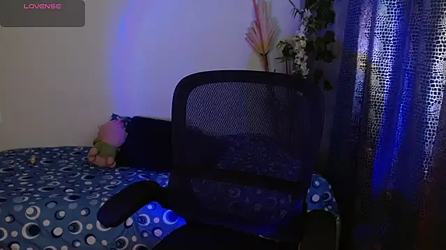 Scarlett Laurent online show from March 15, 6:26 am